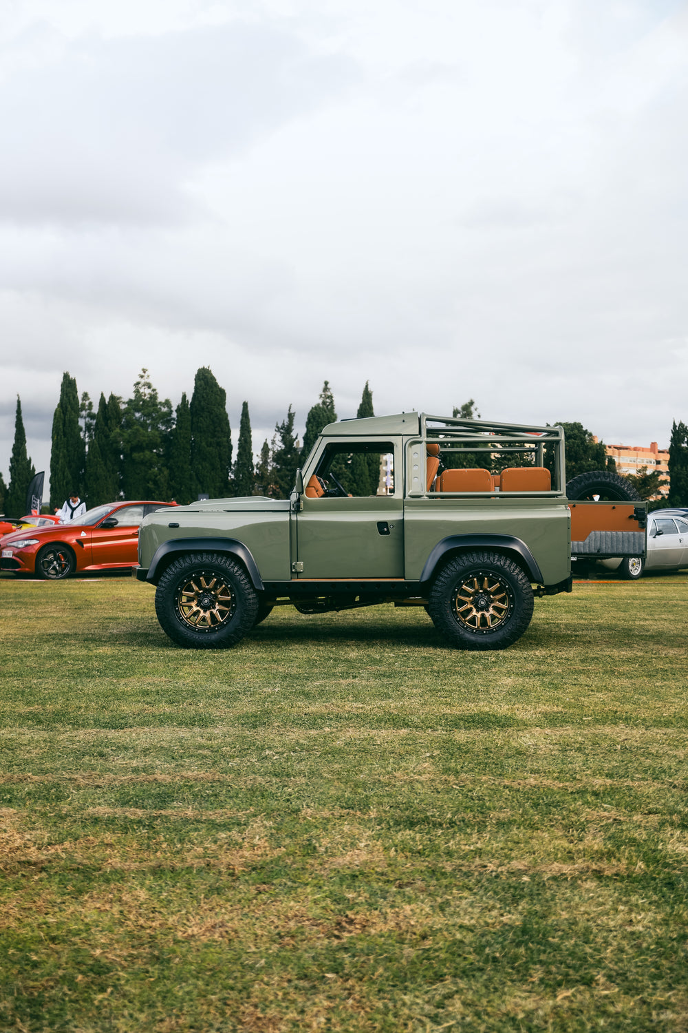 THE ONE – Wide Body Kit (Defender / Santana)